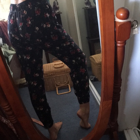 Hollister pants - Picture 2 of 2